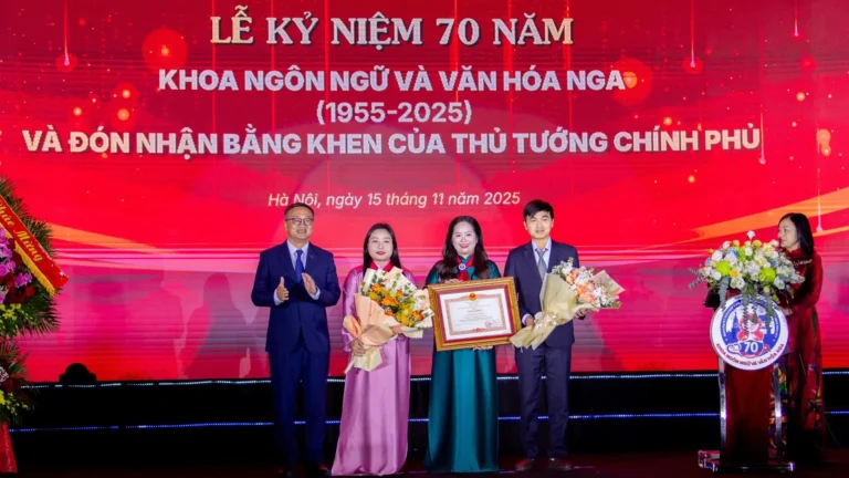 Lễ kỷ niệm 70 năm Khoa Ngôn ngữ và Văn hoá Nga ULIS 17 le ky niem 70 nam khoa ngon ngu va van hoa nga ulis 2