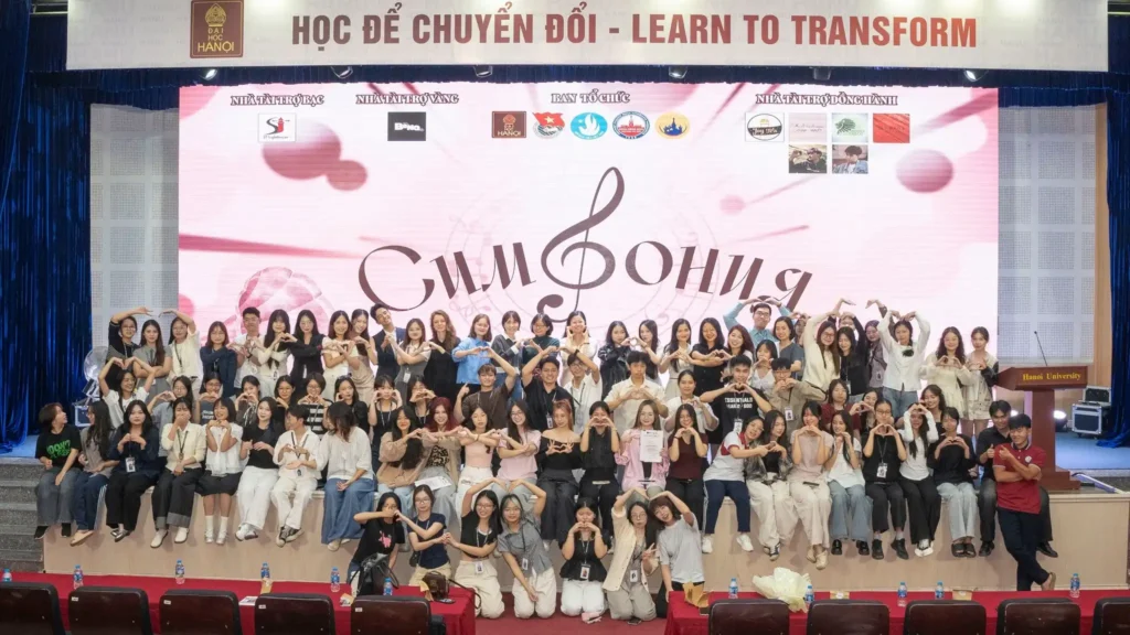recap chuong trinh chao tan sinh vien cua khoa tieng nga hanu