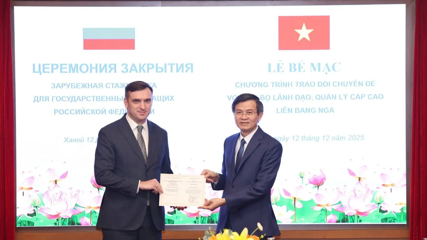 Bế mạc Chương trình bồi dưỡng trao đổi với công chức cấp cao Nga 2 be mac chuong trinh boi duong trao doi voi cong chuc cap cao nga