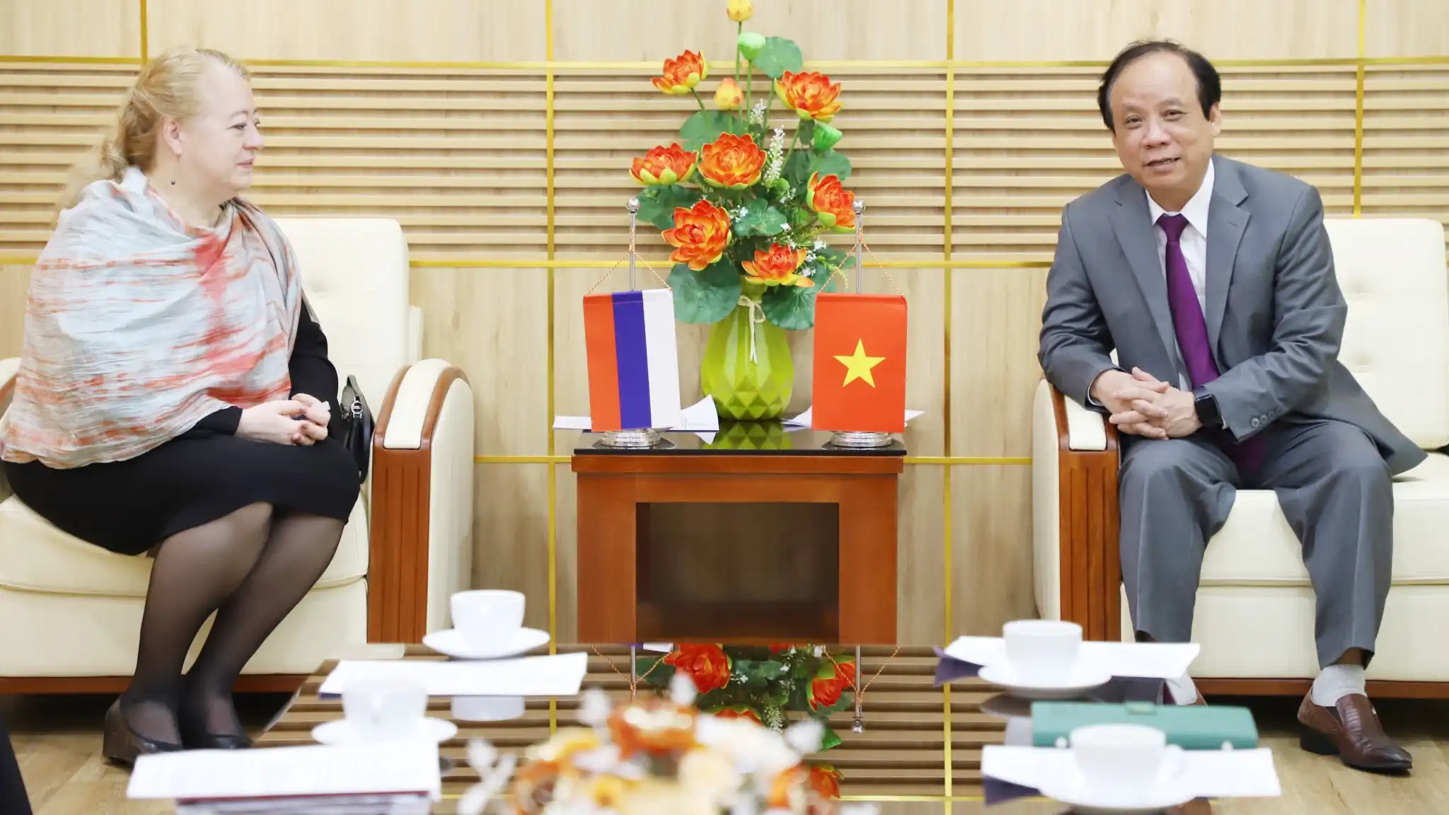 Giám đốc Đại học Đà Nẵng tiếp Tổng Lãnh sự Liên bang Nga tại Đà Nẵng 3 giam doc dai hoc da nang tiep tong lanh su lien bang nga tai da nang 2