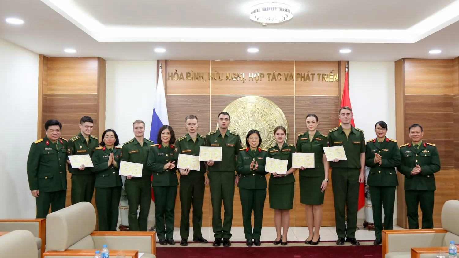 Học viện Khoa học Quân sự trao chứng chỉ cho học viên quân sự Nga 3 hoc vien khoa hoc quan su trao chung chi cho hoc vien quan su nga 2