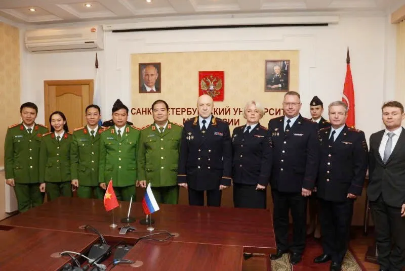 Hợp tác với Đại học Saint Petersburg thuộc Bộ Nội vụ Liên bang Nga 2 hop tac voi dai hoc saint petersburg thuoc bo noi vu lien bang nga 1