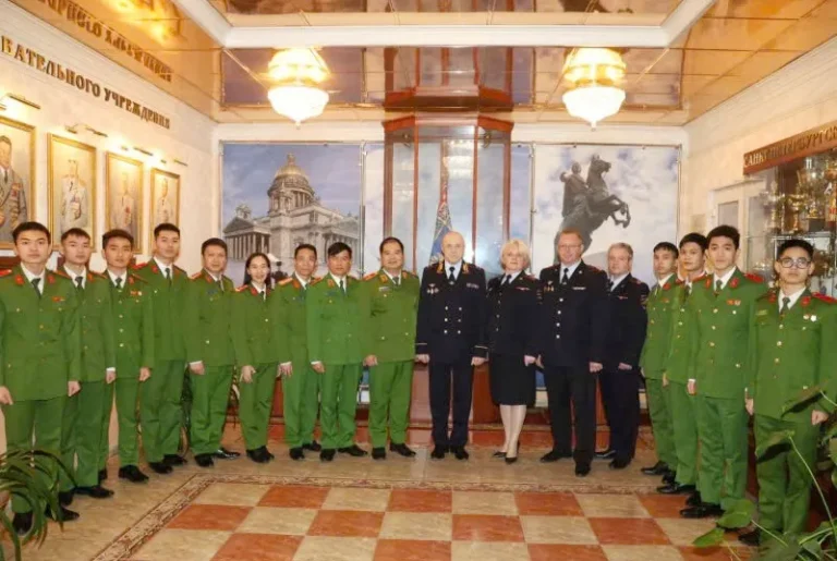 Hợp tác với Đại học Saint Petersburg thuộc Bộ Nội vụ Liên bang Nga 22 hop tac voi dai hoc saint petersburg thuoc bo noi vu lien bang nga 2
