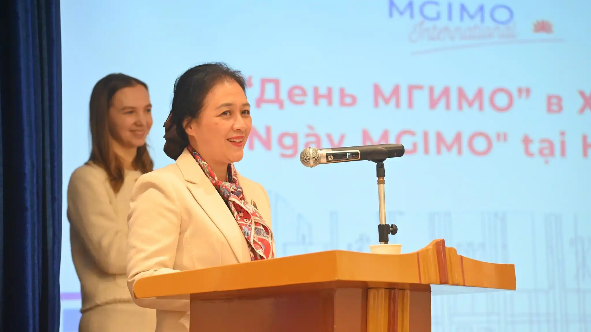 ngay mgimo tai ha noi cau noi giao duc ngoai giao va nhan van 2