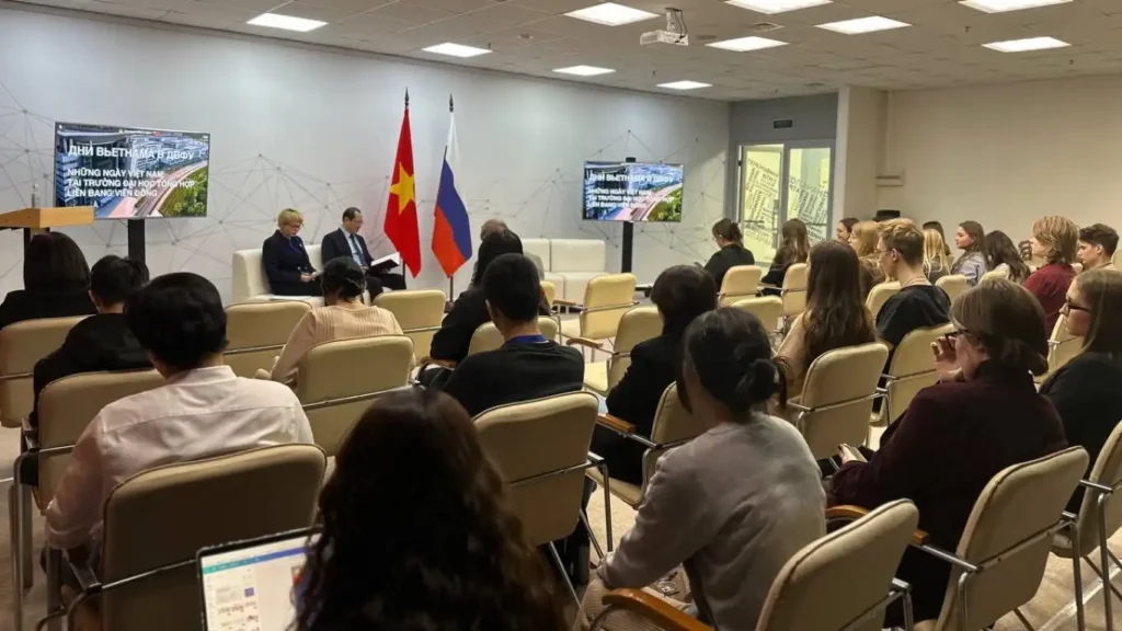 Những ngày Việt Nam tại Đại học Liên bang Viễn Đông 1 nhung ngay viet nam tai dai hoc lien bang vien dong