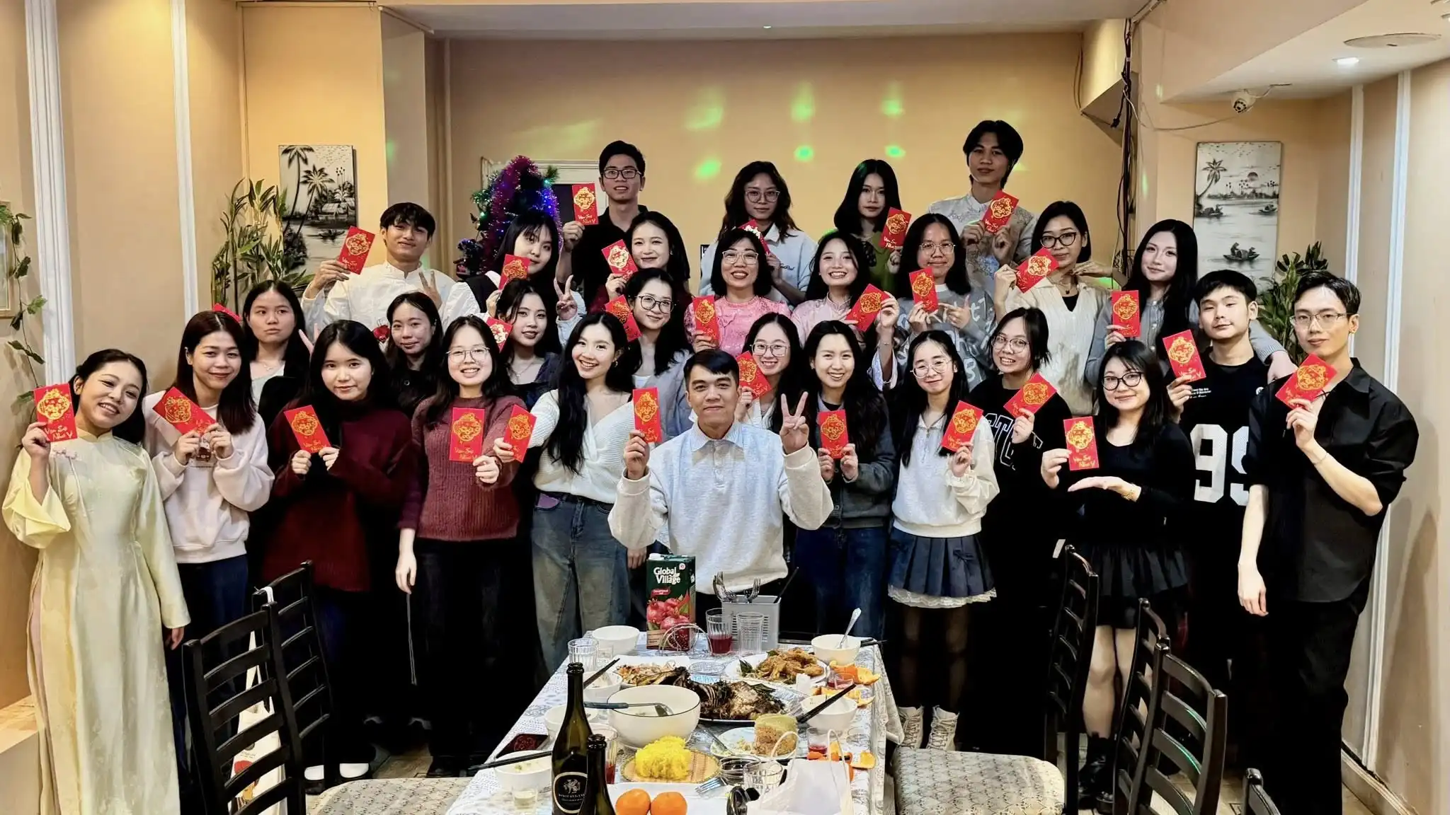 Đêm tất niên “Xuân về Sư phạm – Gắn kết yêu thương” tại Moskva 2 dem tat nien xuan ve su pham gan ket yeu thuong tai moskva