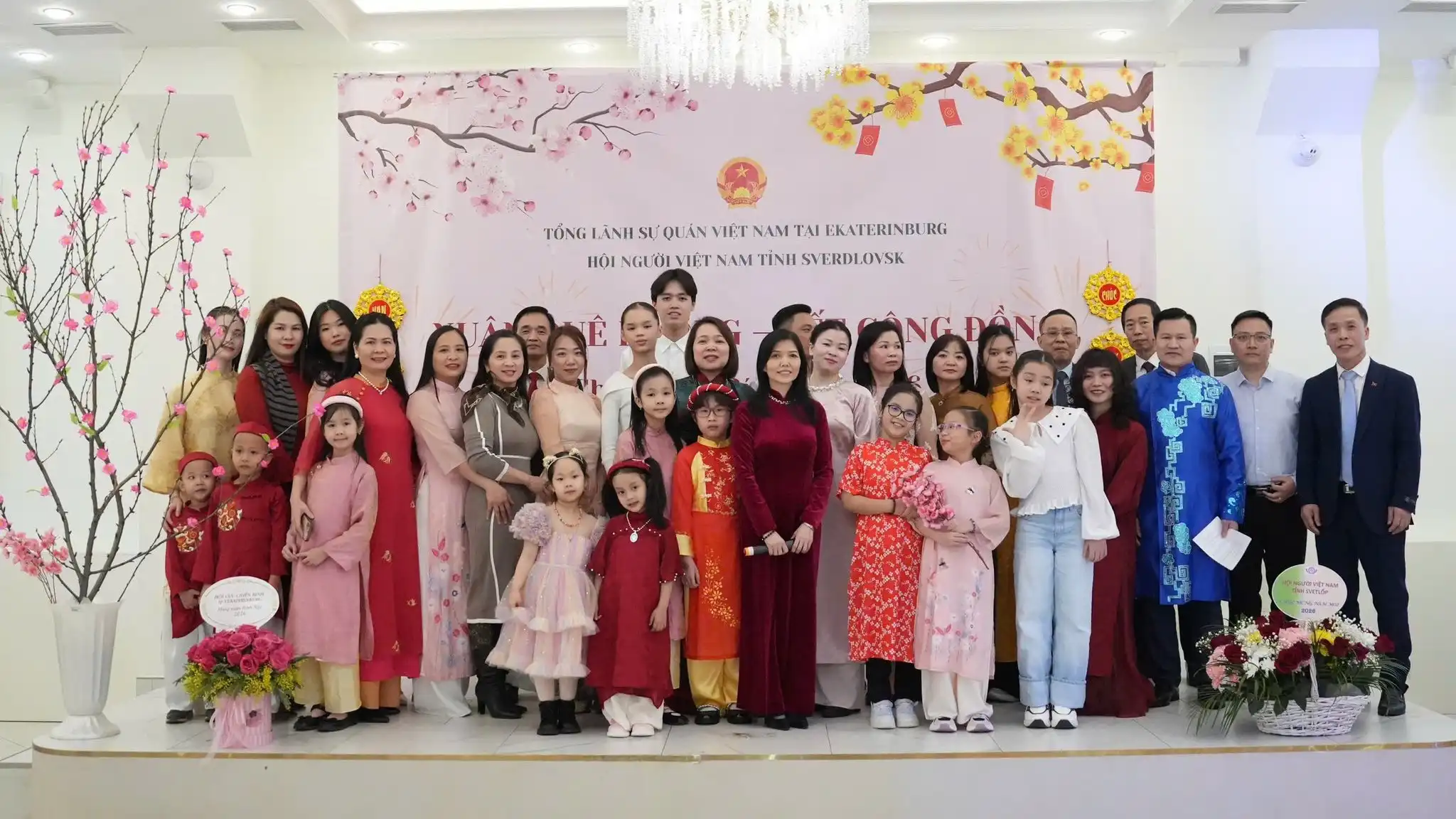 du hoc sinh nga va xuan que huong giua long ekaterinburg 1