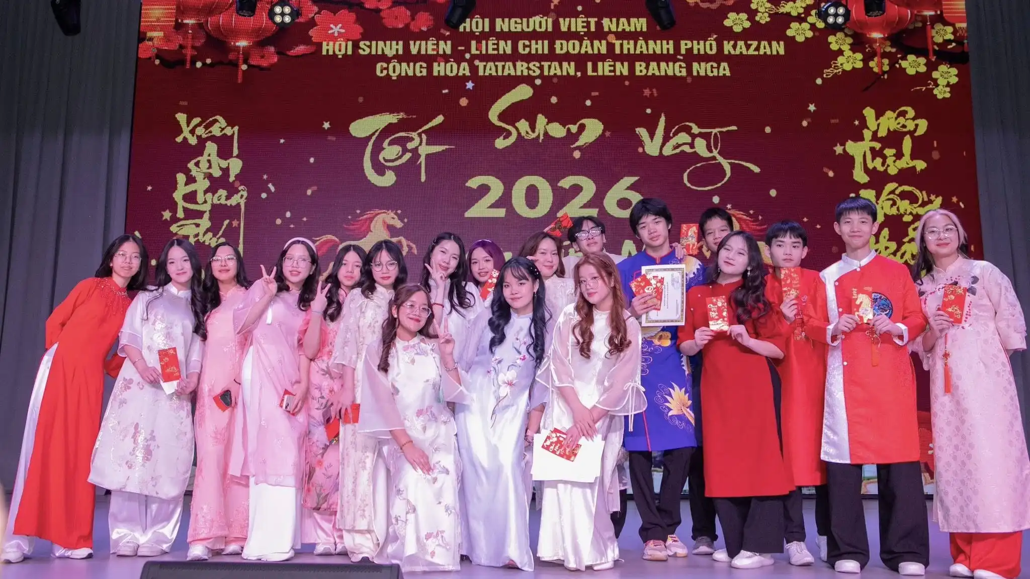 du hoc sinh tai kazan ron rang don xuan binh ngo 2026 1