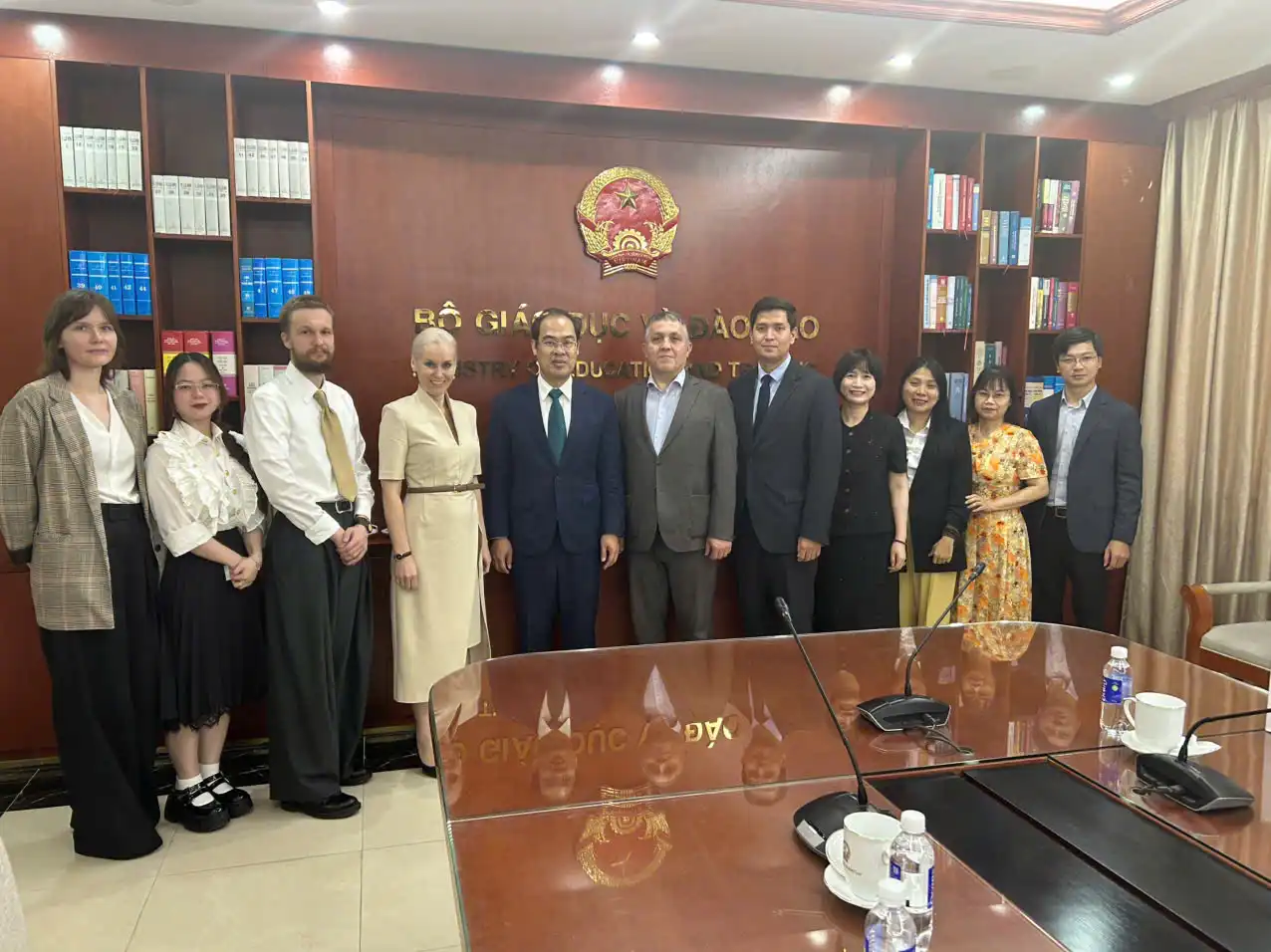 bo giao duc dao tao ung ho thuc day hop tac giao duc viet nga