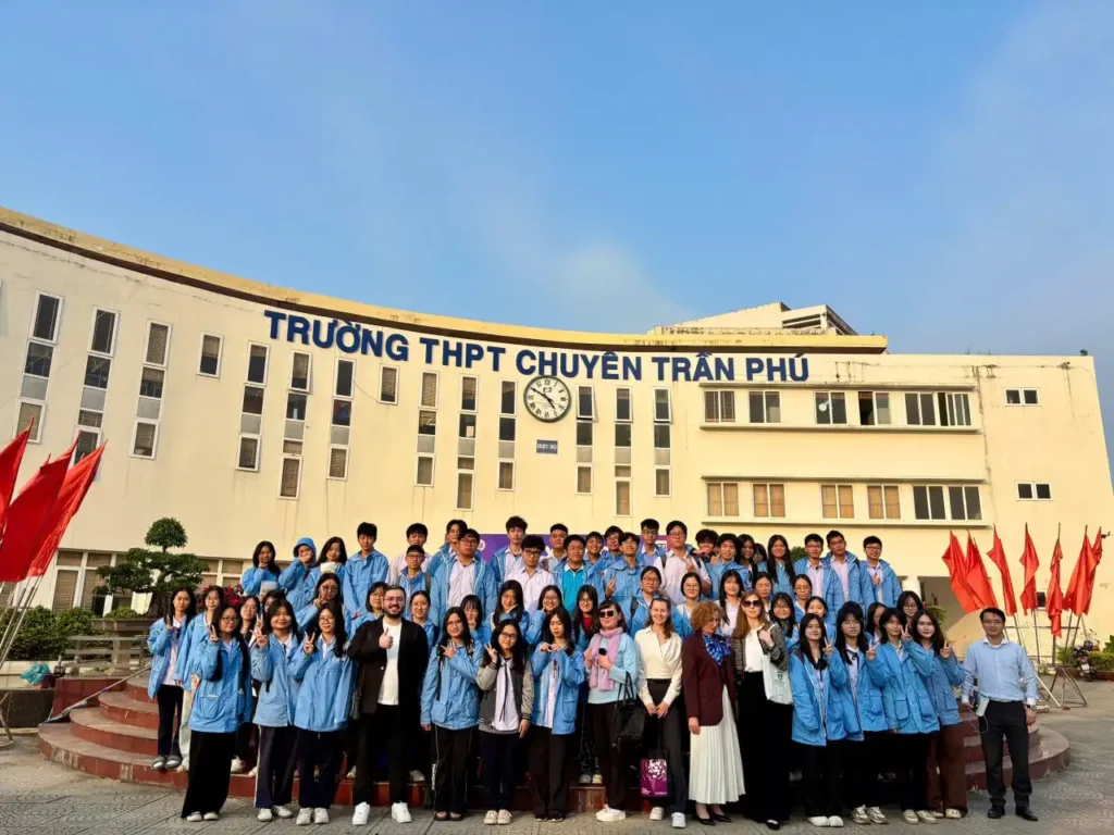 Đoàn trường đại học Nga làm việc tại Trường THPT chuyên Trần Phú 1 doan truong dai hoc nga lam viec tai truong thpt chuyen tran phu 2