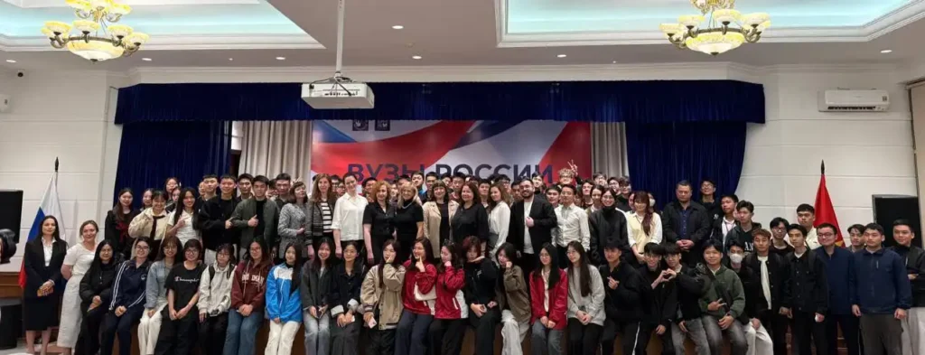 khai mac trien lam giao duc nga tai viet nam thang 32026