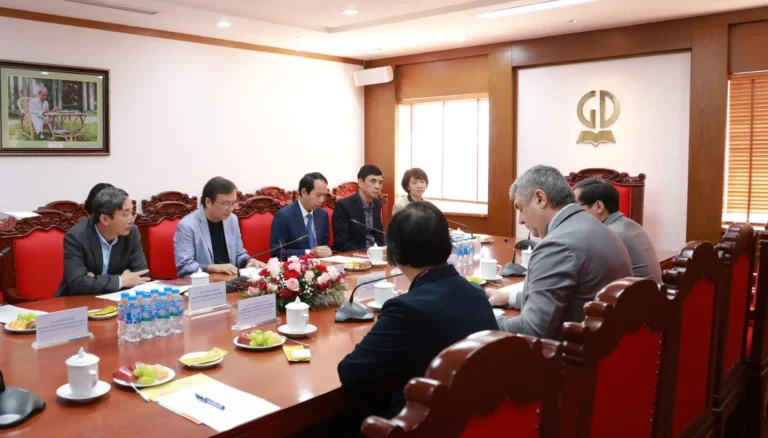 Nhà xuất bản Giáo dục thúc đẩy hợp tác quảng bá tri thức với Nga 1 nha xuat ban giao duc thuc day hop tac quang ba tri thuc voi nga 1
