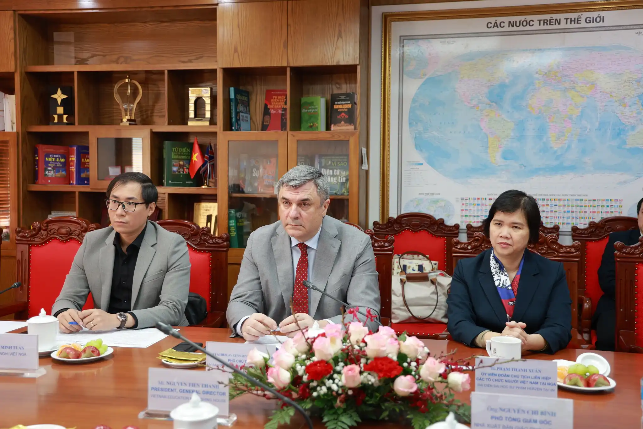 nha xuat ban giao duc thuc day hop tac quang ba tri thuc voi nga 2