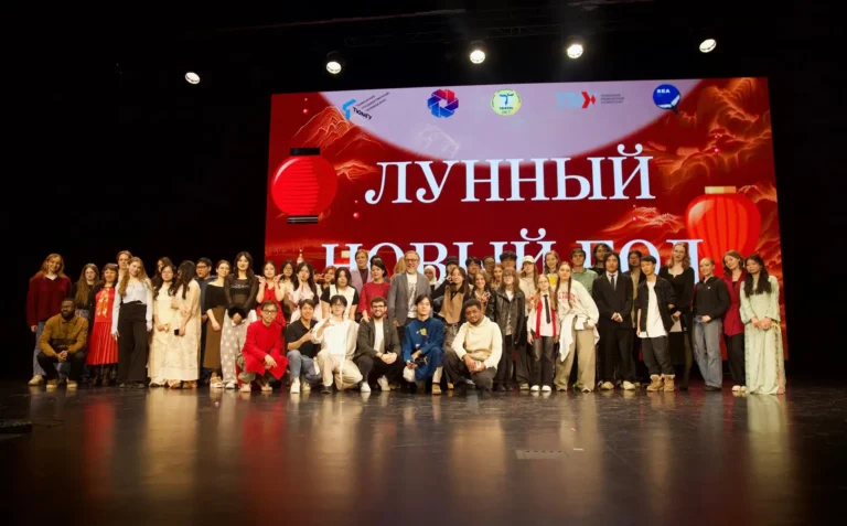 sac xuan lan toa trong chuong trinh tet am lich 2026 tai tyumen 1