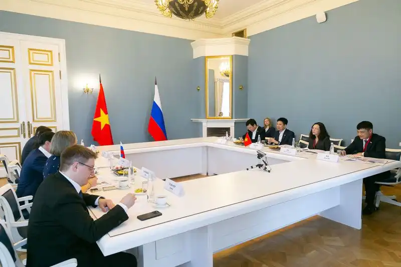 Đại học Quốc gia Hà Nội thúc đẩy hợp tác với Đại học Kinh tế Cao cấp 2 dai hoc quoc gia ha noi thuc day hop tac voi dai hoc kinh te cao cap 1