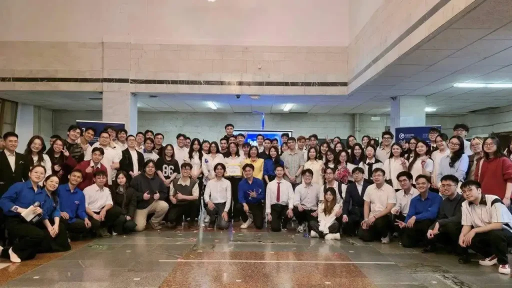 sinh vien viet nam tai moskva soi noi voi cuoc thi rung chuong vang 1