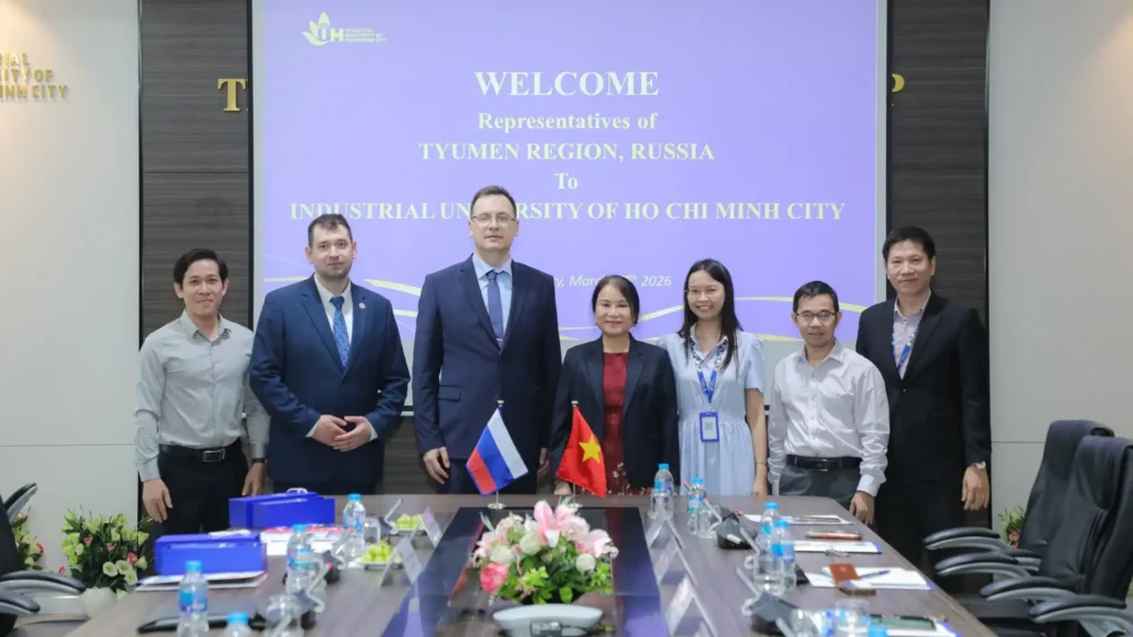 Trường Đại học Công nghiệp TP.HCM làm việc với đoàn tỉnh Tyumen 1 truong dai hoc cong nghiep tp hcm lam viec voi doan tinh tyumen