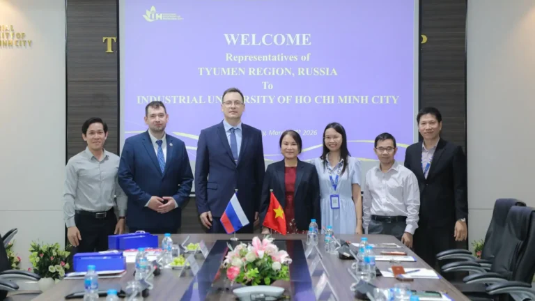 truong dai hoc cong nghiep tp hcm lam viec voi doan tinh tyumen
