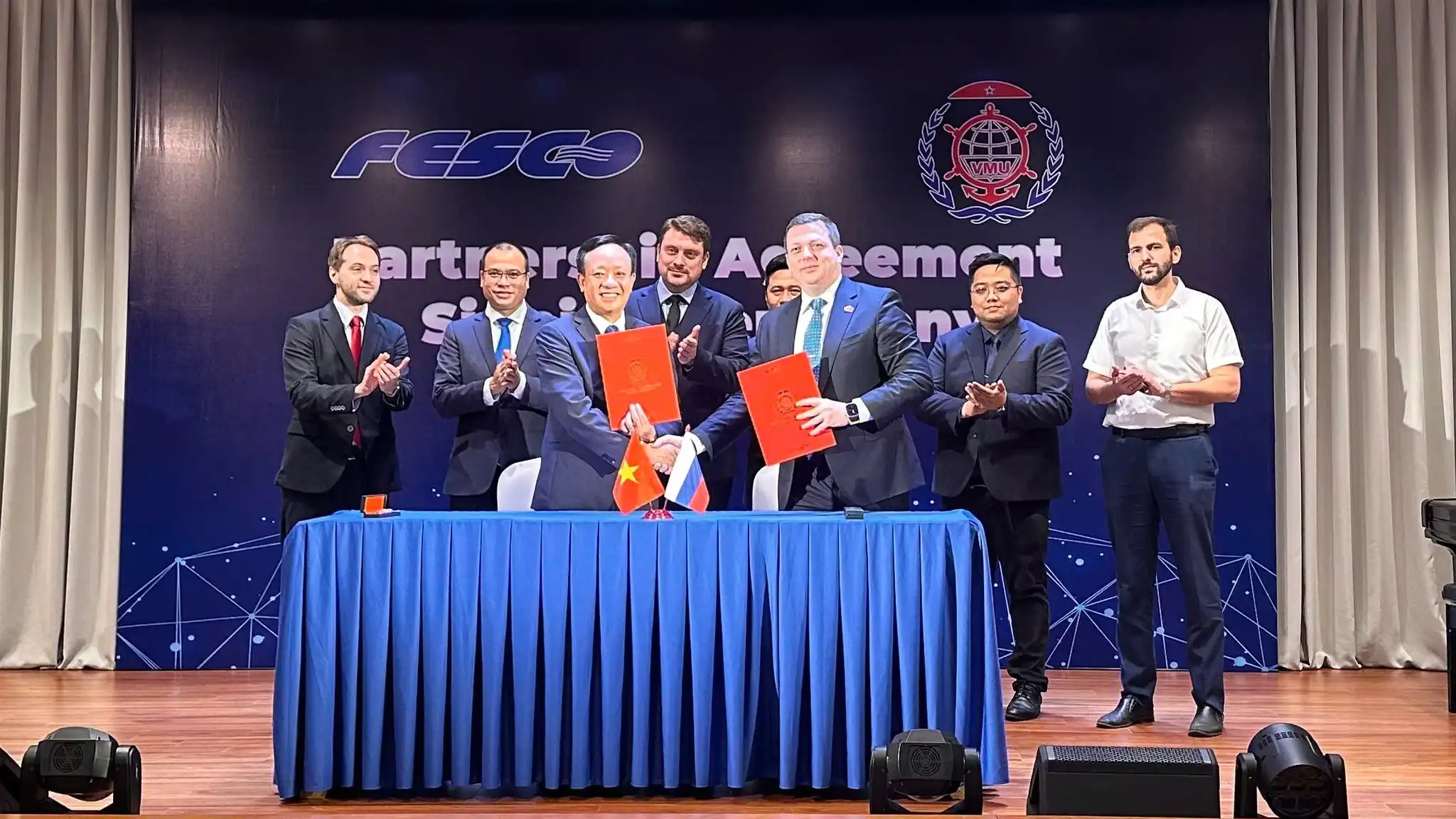 Trường Đại học Hàng hải hợp tác đào tạo chuyên ngành với FESCO 2 truong dai hoc hang hai hop tac dao tao chuyen nganh voi fesco