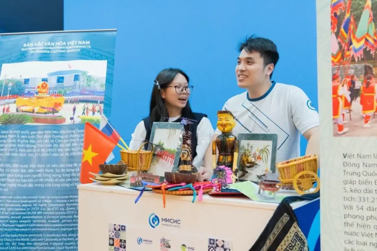 du hoc sinh viet nam tham gia ngay hoi sinh vien quoc te misis 2026 2