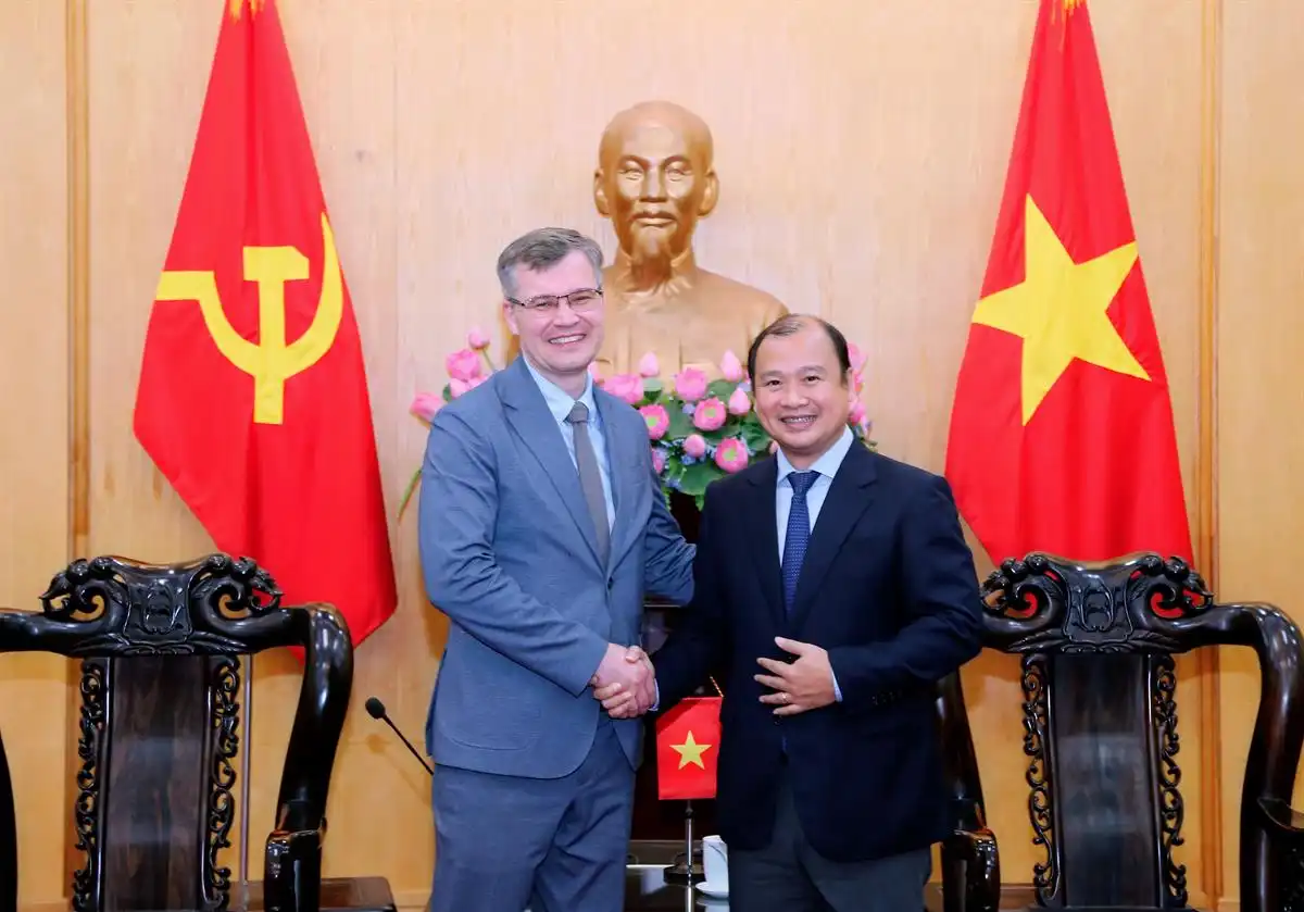 FEFU mở rộng hợp tác với Học viện Chính trị quốc gia Hồ Chí Minh 2 fefu mo rong hop tac voi hoc vien chinh tri quoc gia ho chi minh 1