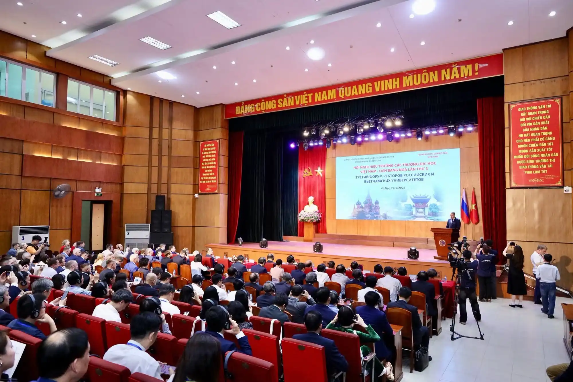hoi nghi hieu truong viet nga mo rong hop tac giao duc va cong nghe 2