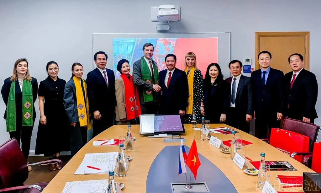 lao cai thuc day hop tac dao tao voi hoc vien tong thong nga