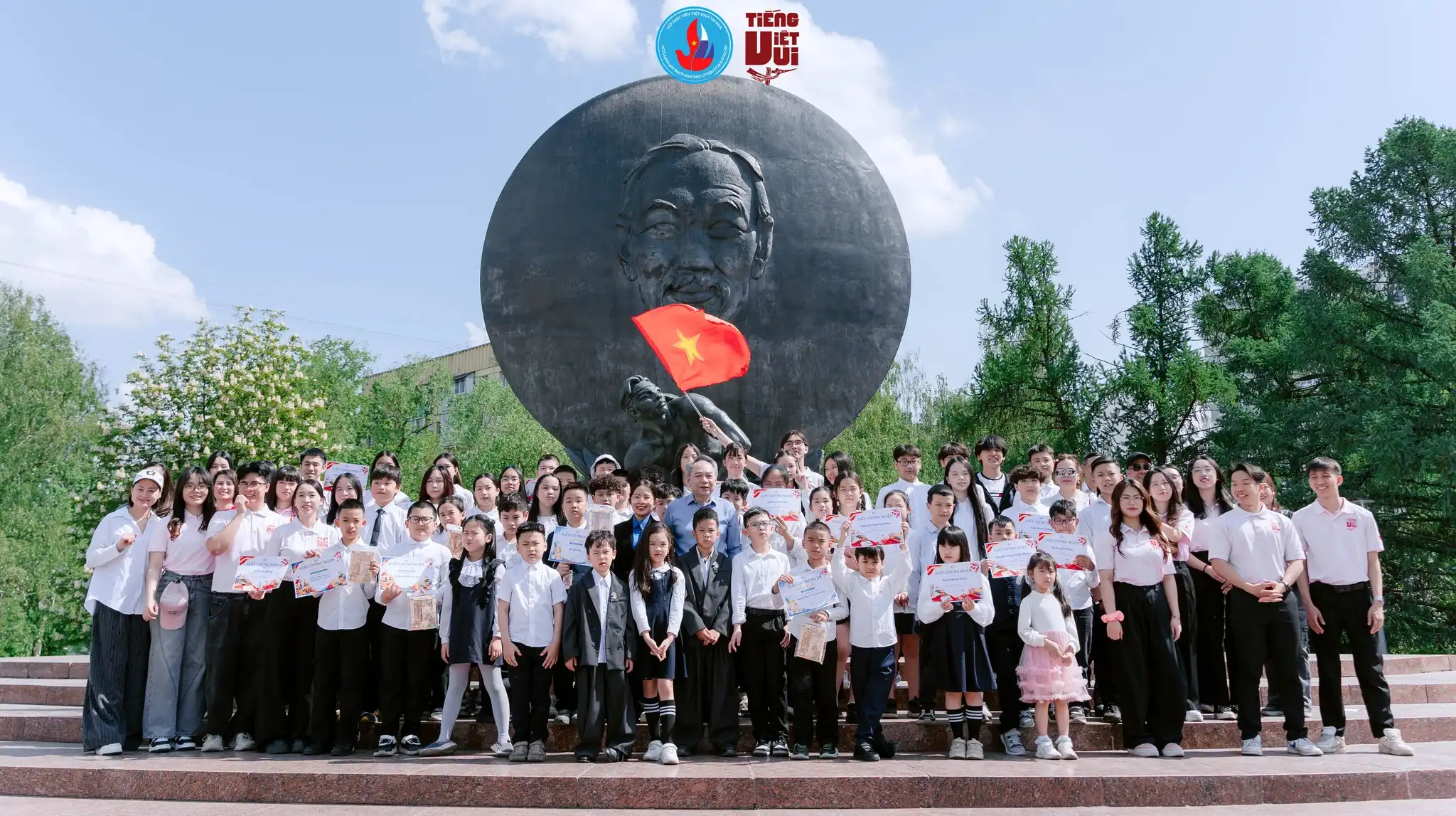 le dang hoa va trao giai em la mam non cua dang tai moscow 1
