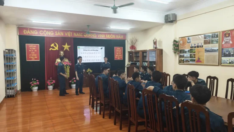 Lớp tiếng Nga tại Tiểu đoàn 7 Học viện Phòng không - Không quân 16 lop tieng nga tai tieu doan 7 hoc vien phong khong khong quan 1