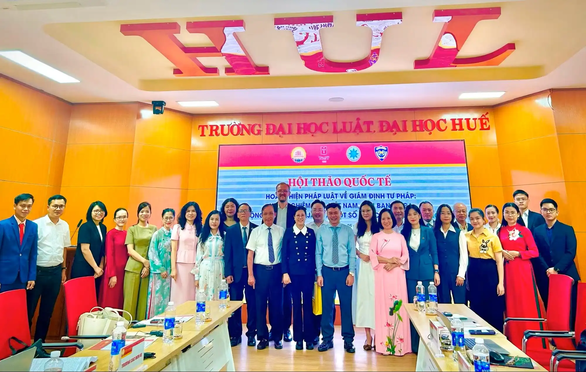 nga viet thao luan ve hoan thien phap luat giam dinh tu phap 2
