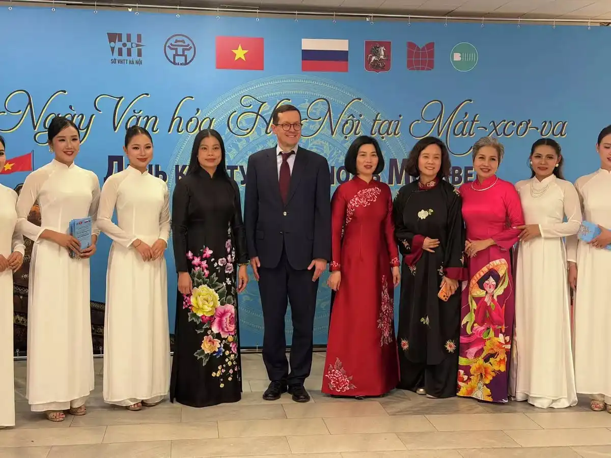 Ngày Văn hóa Hà Nội tại Mátxcơva lan tỏa vẻ đẹp nghìn năm văn hiến 2 ngay van hoa ha noi tai matxcova lan toa ve dep nghin nam van hien 1