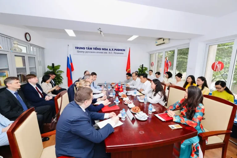 Thúc đẩy hoạt động Trung tâm tiếng Nga A.X. Pushkin tại Việt Nam 1 thuc day hoat dong trung tam tieng nga a x pushkin tai viet nam