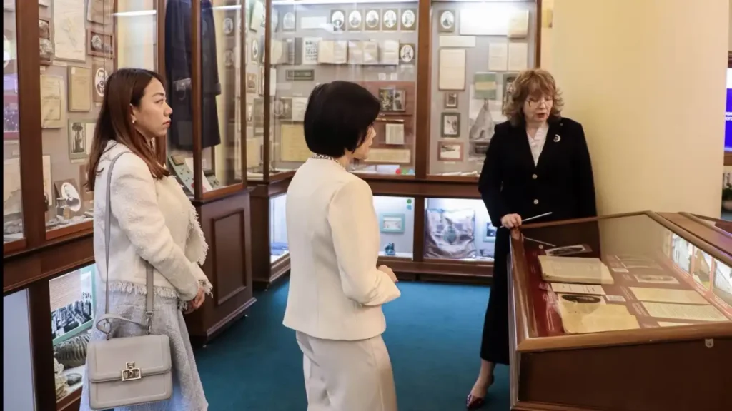 tong lanh su quan viet nam tai ekaterinburg tham dai hoc lien bang kazan