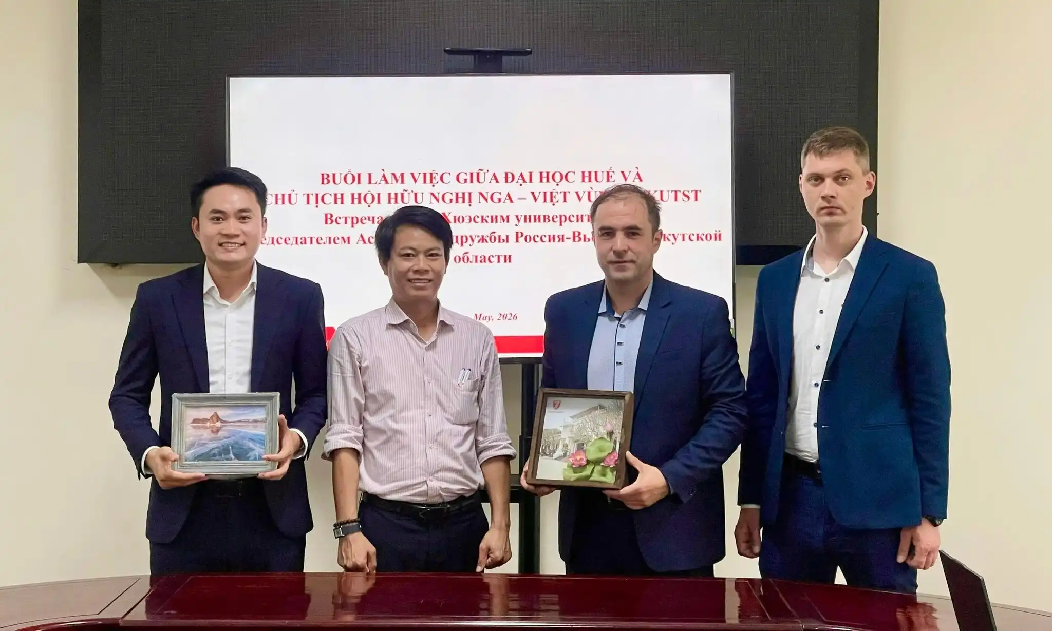 trien vong hop tac giua dai hoc hue va hoi huu nghi nga viet