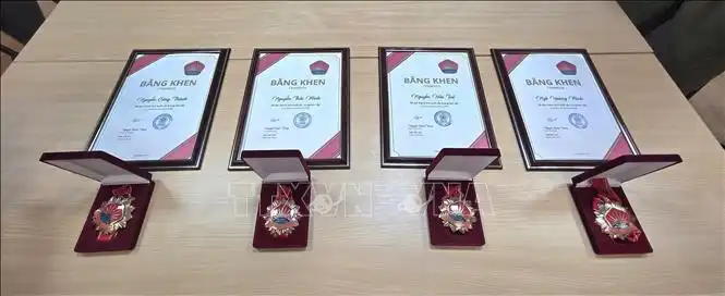 Vinh danh học sinh Việt đạt thành tích tại Olympic Hóa học Mendeleev 3 vinh danh hoc sinh viet dat thanh tich tai olympic hoa hoc mendeleev 2