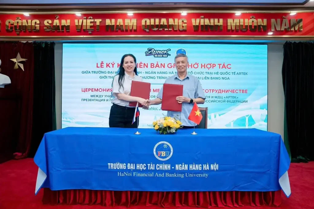 Đại học Tài chính Ngân hàng Hà Nội ký kết với Trại hè quốc tế ARTEK 1 dai hoc tai chinh ngan hang ha noi ky ket voi trai he quoc te artek