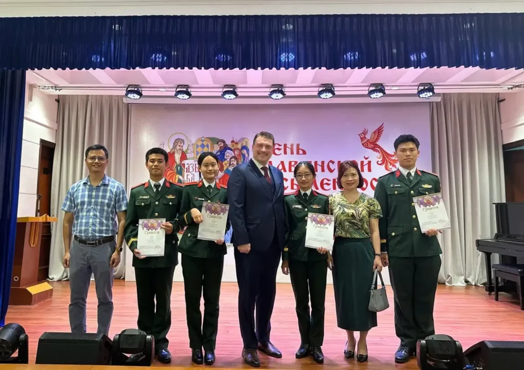 hoc vien khoa hoc quan su dat thanh tich cao olympic tieng nga 2026 1