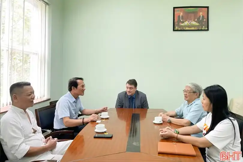 ket noi giua hai dong ho dai thi hao nguyen du pushkin 1