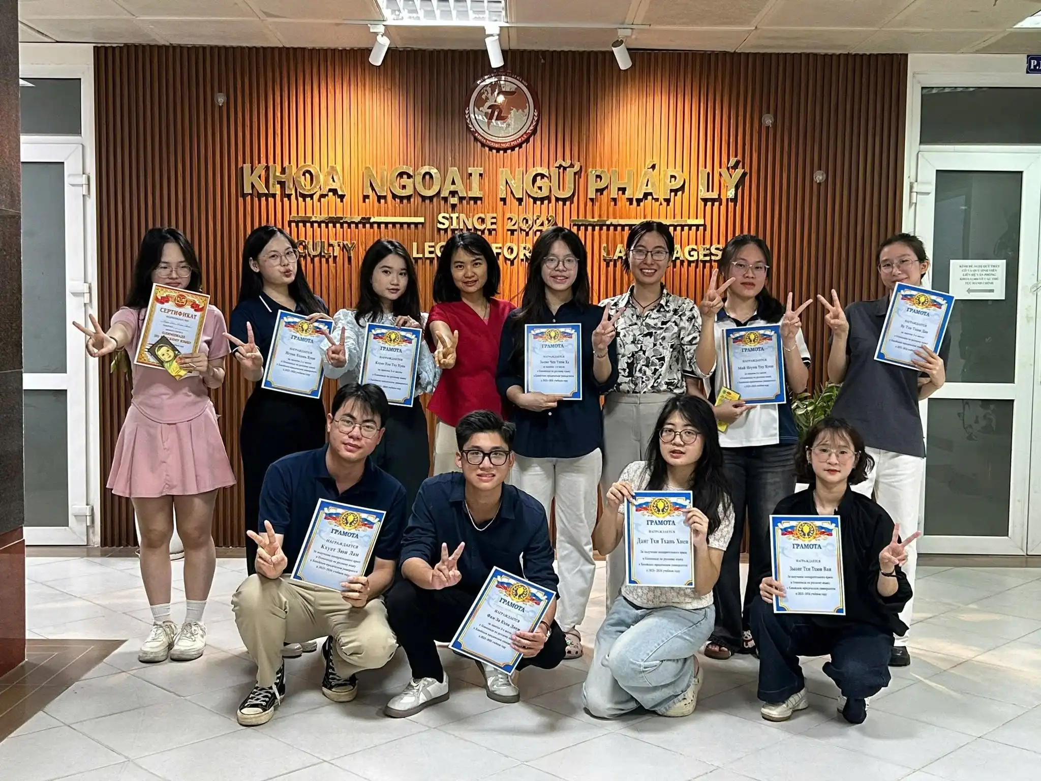 sinh vien dai hoc luat ha noi dat giai tai olympic tieng nga quoc gia 2026 2