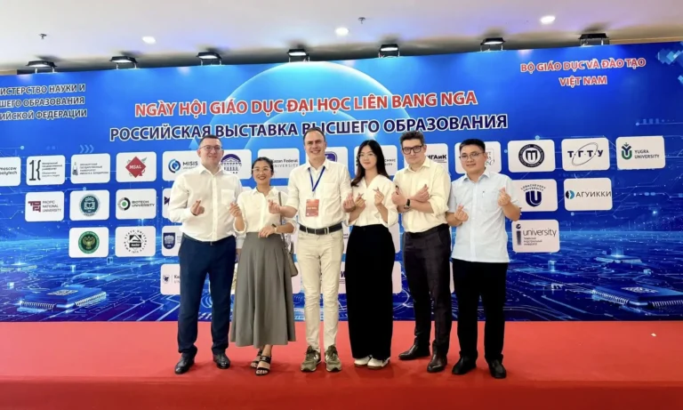 Sinh viên ULIS tích lũy kinh nghiệm tại Ngày hội Giáo dục đại học Nga 20 sinh vien ulis tich luy kinh nghiem tai ngay hoi giao duc dai hoc nga