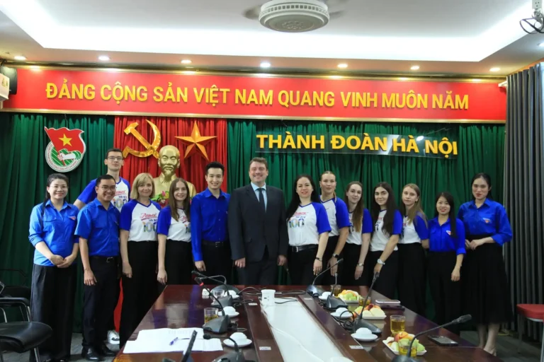 Thành đoàn Hà Nội và Trung tâm Thiếu nhi Quốc tế Artek thúc đẩy hợp tác 8 thanh doan ha noi va trung tam thieu nhi quoc te artek thuc day hop tac 1