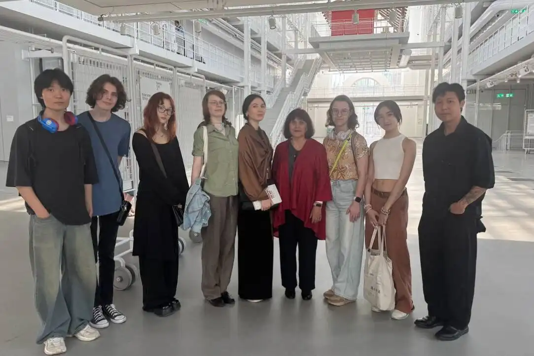 Tọa đàm và triển lãm “Moscow - Hà Nội: Những miền đất của sự lạc quan” 2 toa dam va trien lam moscow ha noi nhung mien dat cua su lac quan