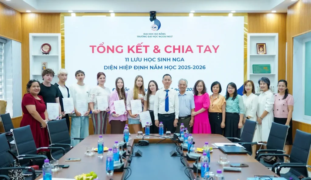 Tổng kết và chia tay 11 lưu học sinh Nga diện Hiệp định tại Đà Nẵng 1 tong ket va chia tay 11 luu hoc sinh nga dien hiep dinh tai da nang