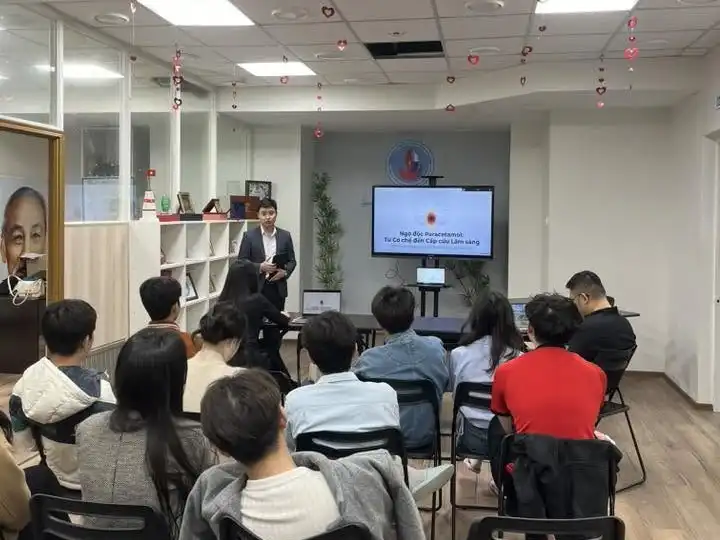 workshop cap cuu va xu tri ngo doc cho sinh vien viet nam tai nga