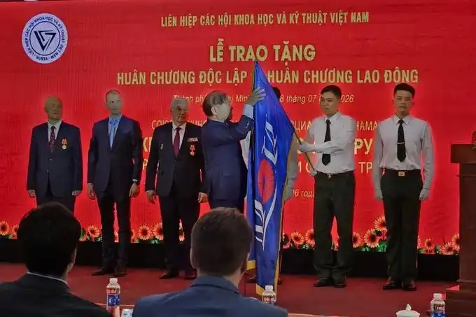 dai hoc nang luong moskva nhan huan chuong doc lap hang ba