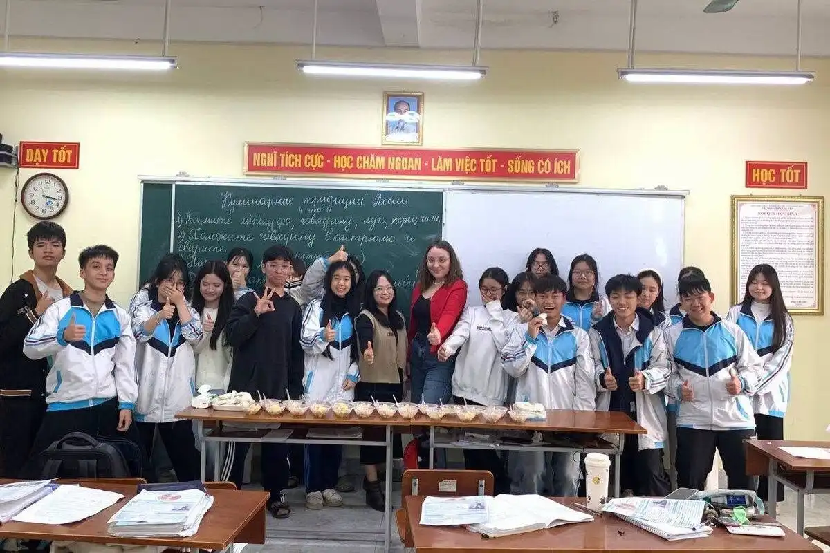 Giáo viên Nga chia sẻ trải nghiệm giảng dạy tại các Trường THPT Việt Nam 2 giao vien nga chia se trai nghiem giang day tai cac truong thpt viet nam 1