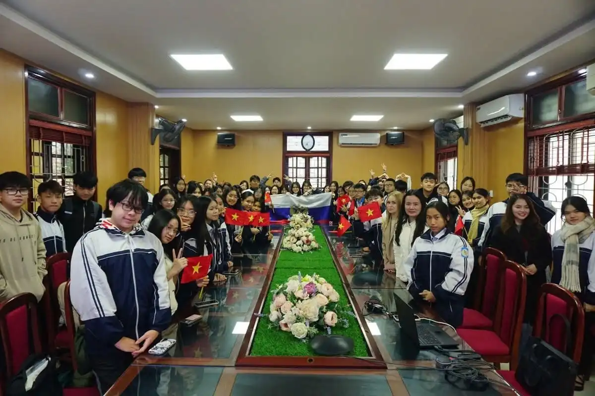 Giáo viên Nga chia sẻ trải nghiệm giảng dạy tại các Trường THPT Việt Nam 3 giao vien nga chia se trai nghiem giang day tai cac truong thpt viet nam 2