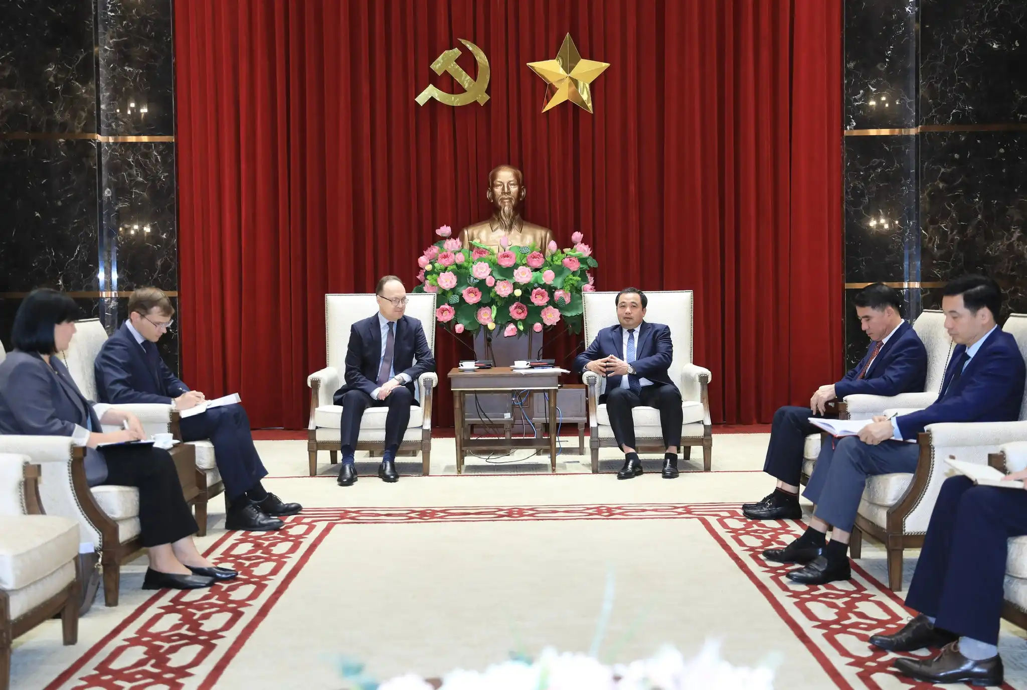 Hà Nội thúc đẩy hợp tác với Moskva, Saint Petersburg và Tatarstan 2 ha noi thuc day hop tac voi moskva saint petersburg va tatarstan