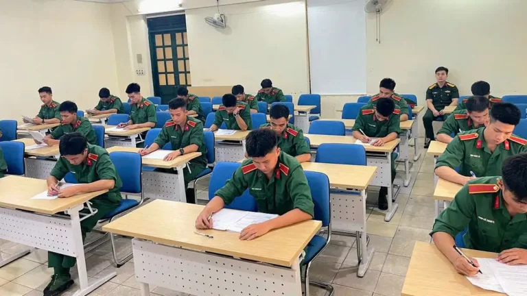 hoc vien ky thuat quan su to chuc kiem tra nang luc tieng nga