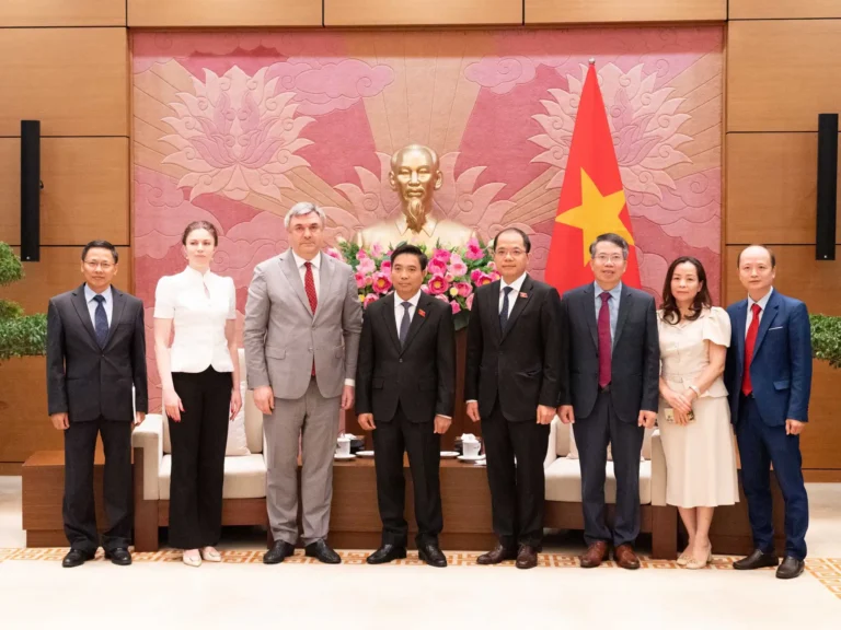 quoc hoi viet nam ung ho mo rong hop tac voi saint petersburg